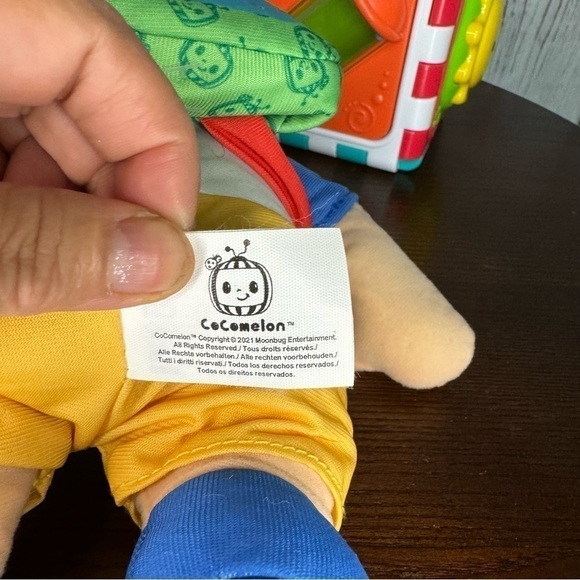 CoComelon Official Musical Doll Collection, (Back to School JJ) + Activity cube - Picture 8 of 14